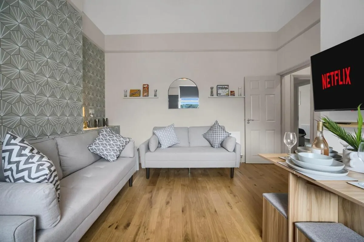 Free Parking Fast Wifi 2 Min To Cardiff City Apartment